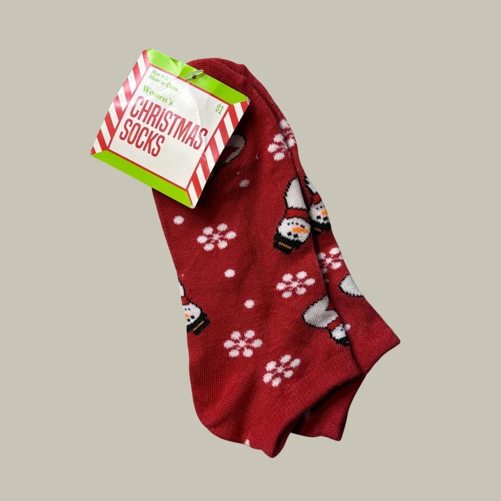 1616 Holdings Socks Womens 9-11 Red Christmas Snowman Snowflake Low Cut Holiday